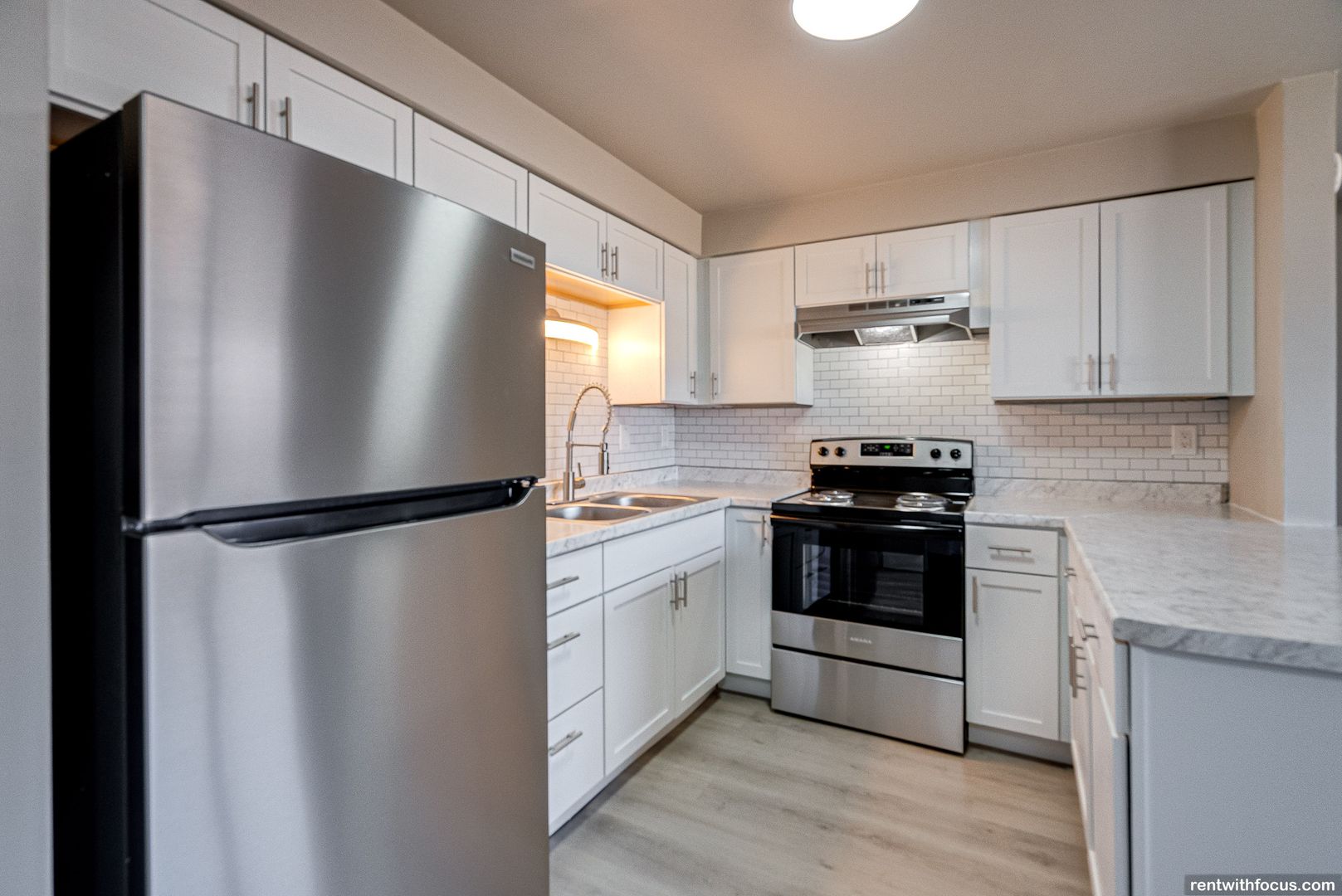 Green Bay Apartment: 2323 Eastman Ave