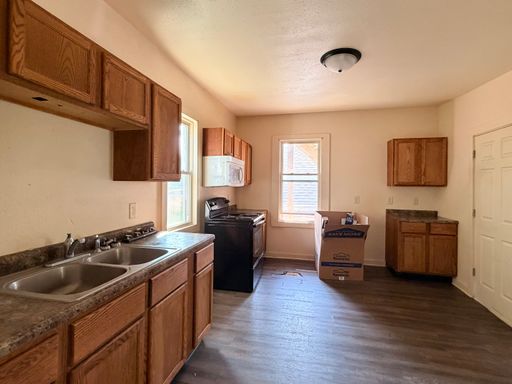 210 Doty St – photo 1