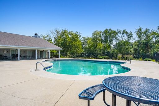 425 Southtowne Dr. - I202, South Milwaukee, WI 53172