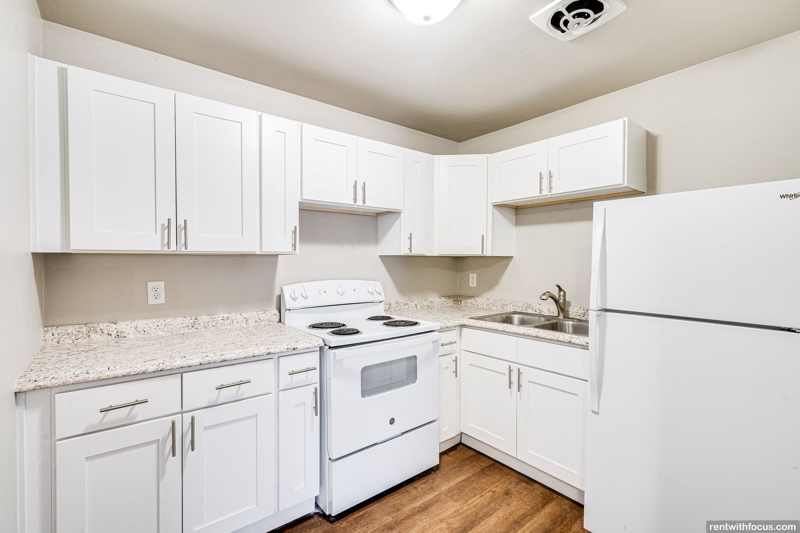 Green Bay Apartment: 2031 vine st
