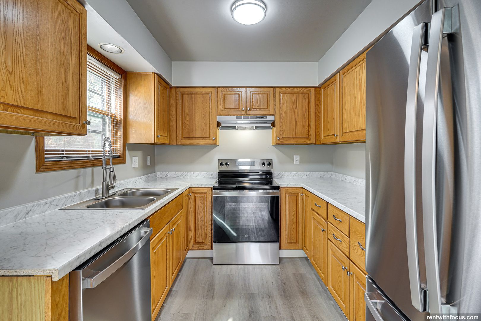 Oshkosh Apartment: 1305-1315 W South Park Ave