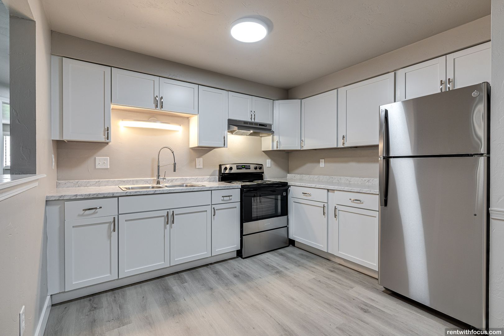 Green Bay Apartment: 445 Laverne Dr