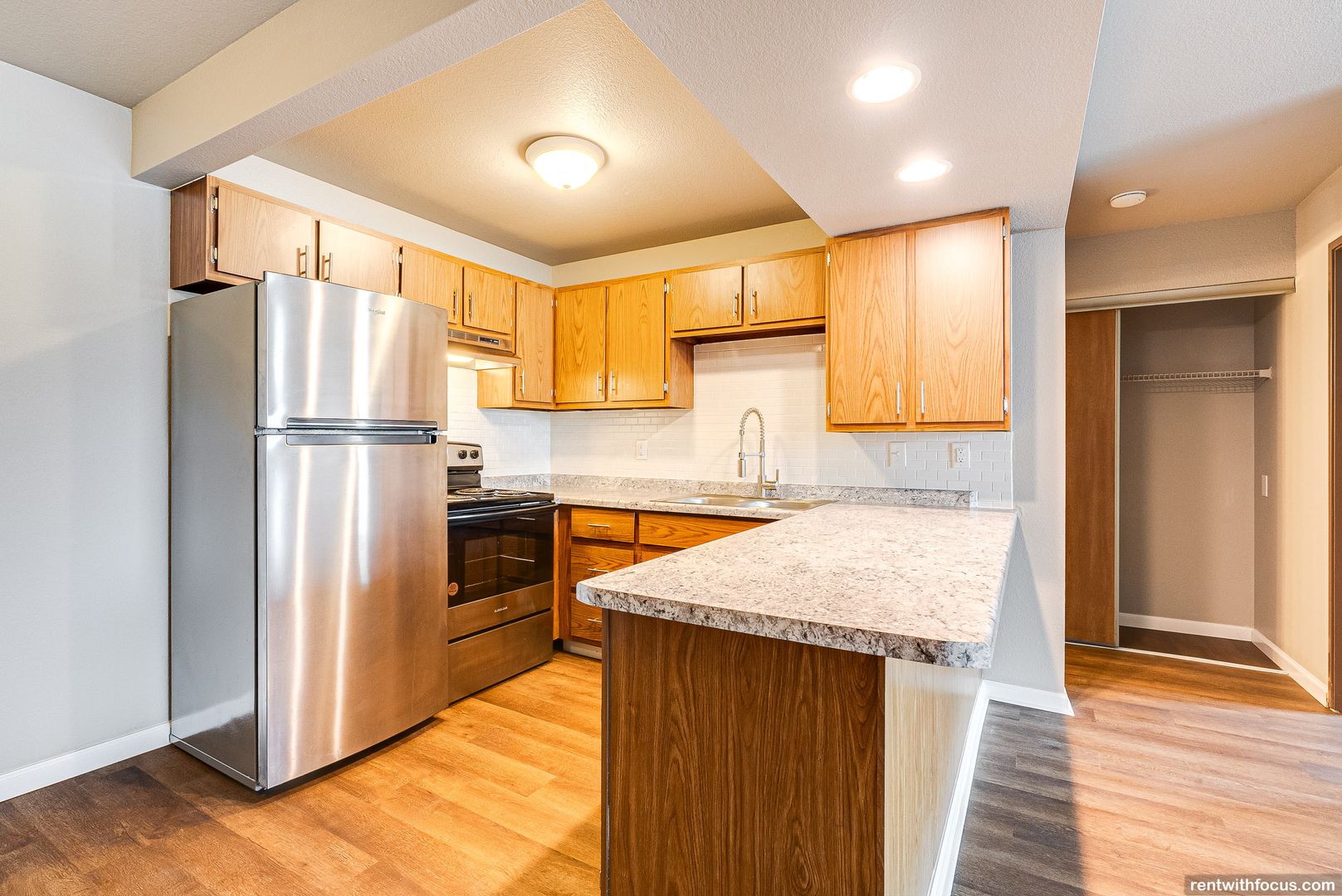 South Milwaukee Apartment: 335, 339, 407 Southtowne Dr.