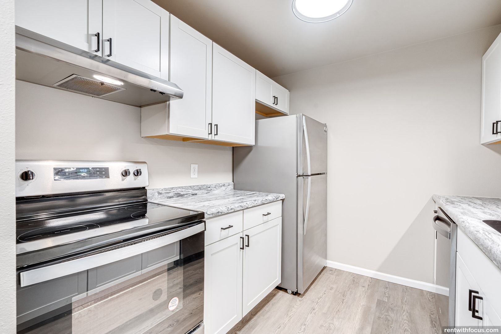 Green Bay Apartment: 100 W. Walnut St.