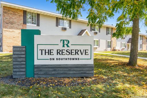 425 Southtowne Dr. - I202, South Milwaukee, WI 53172