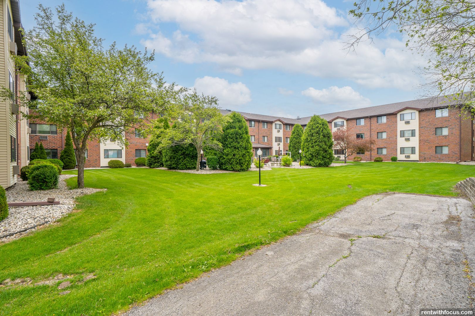 200 Southtowne Dr. 205, South Milwaukee, WI 53172