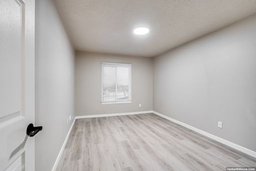 2121 Woodglen Dr - 3C, Sheboygan, WI 53081