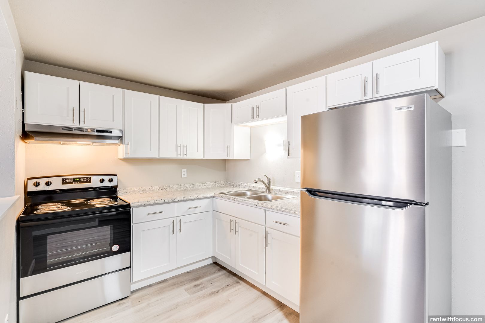 Green Bay Apartment: 2250 Eastman Avenue