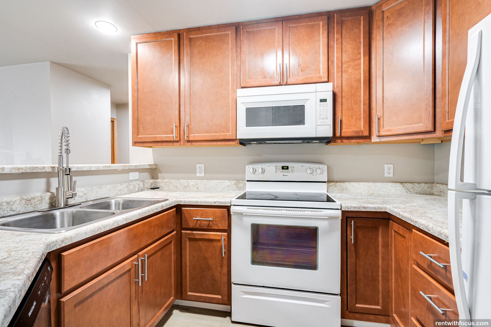 Madison Apartment: 1418 Wayridge Dr.