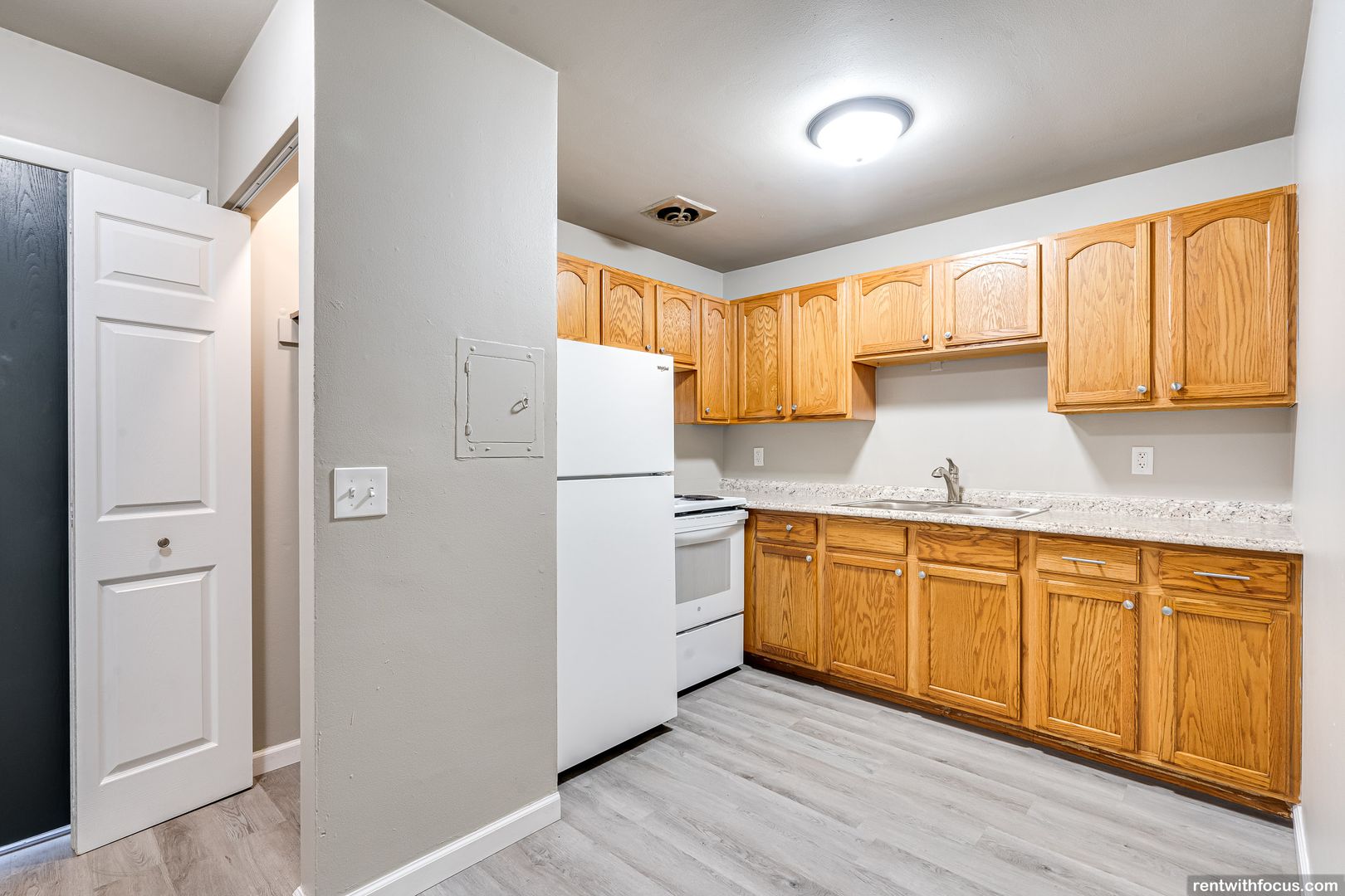 Green Bay Apartment: 2031 Vine St.