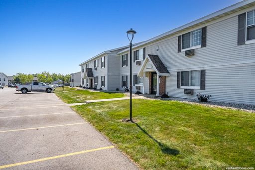 425 Southtowne Dr. - I202, South Milwaukee, WI 53172