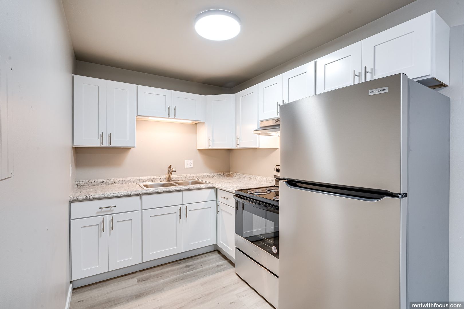 Green Bay Apartment: 1459-1465 Elm St.