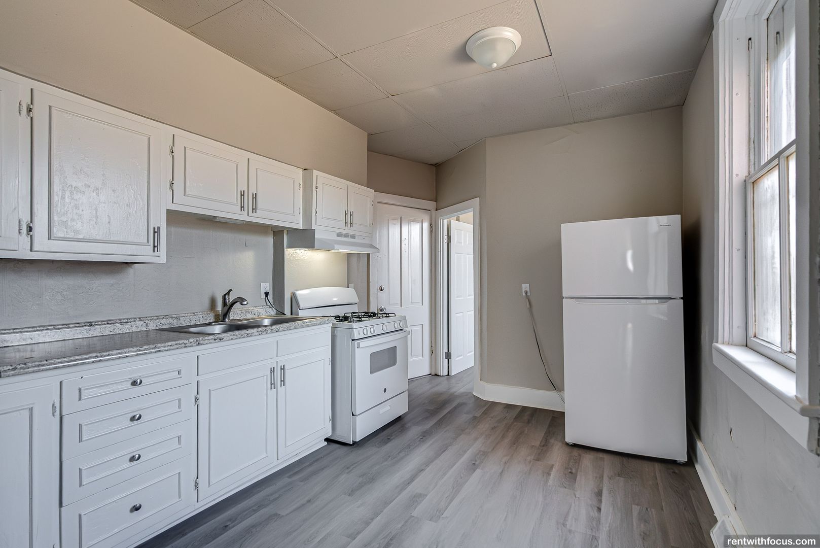 Fond Du Lac Apartment: 29 S. Military Rd.