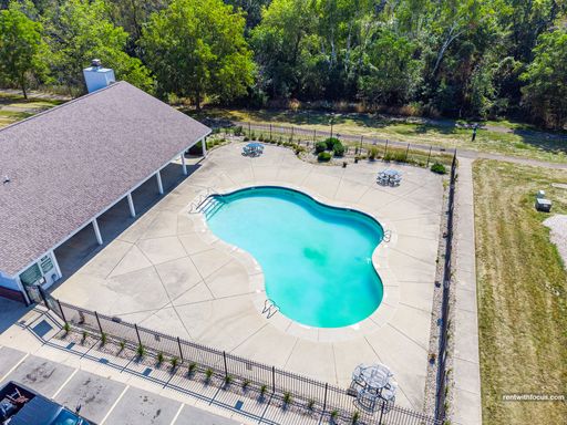 425 Southtowne Dr. - I202, South Milwaukee, WI 53172