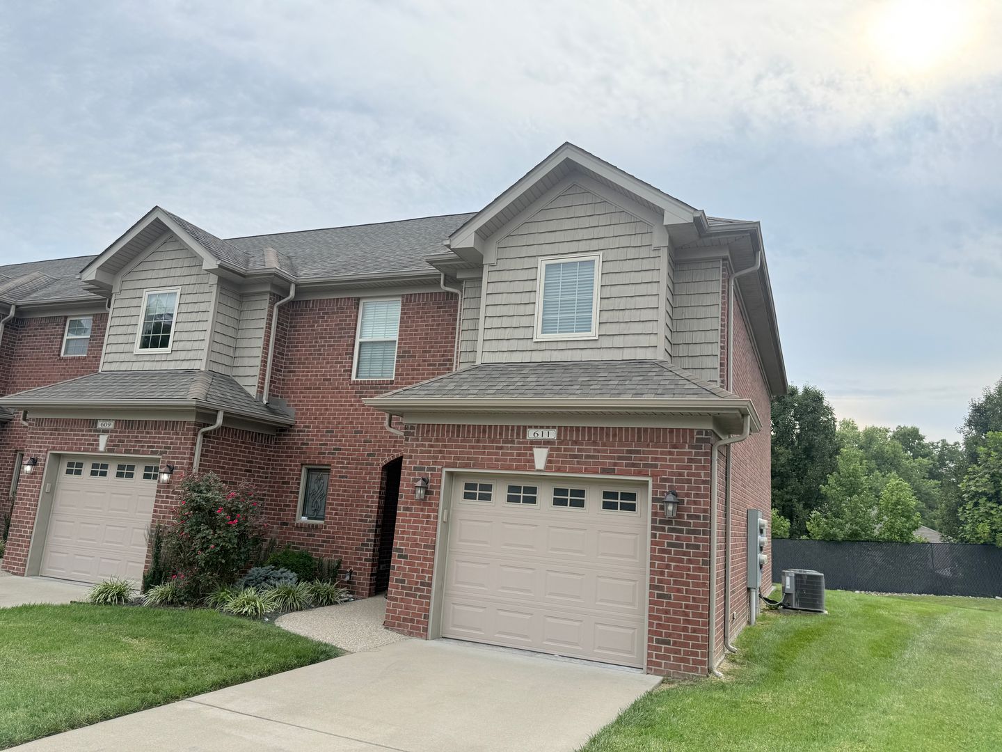 New Albany Apartment: 611 Knob Hill Rd