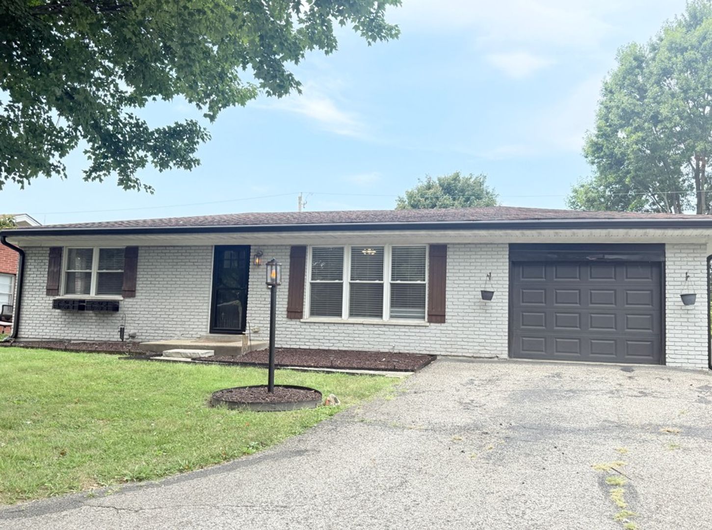 Clarksville House: 667 Parkwood Dr