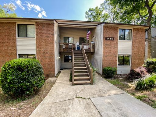 Charming 2/1 Apartment located near Governor's Square Mall – photo 1