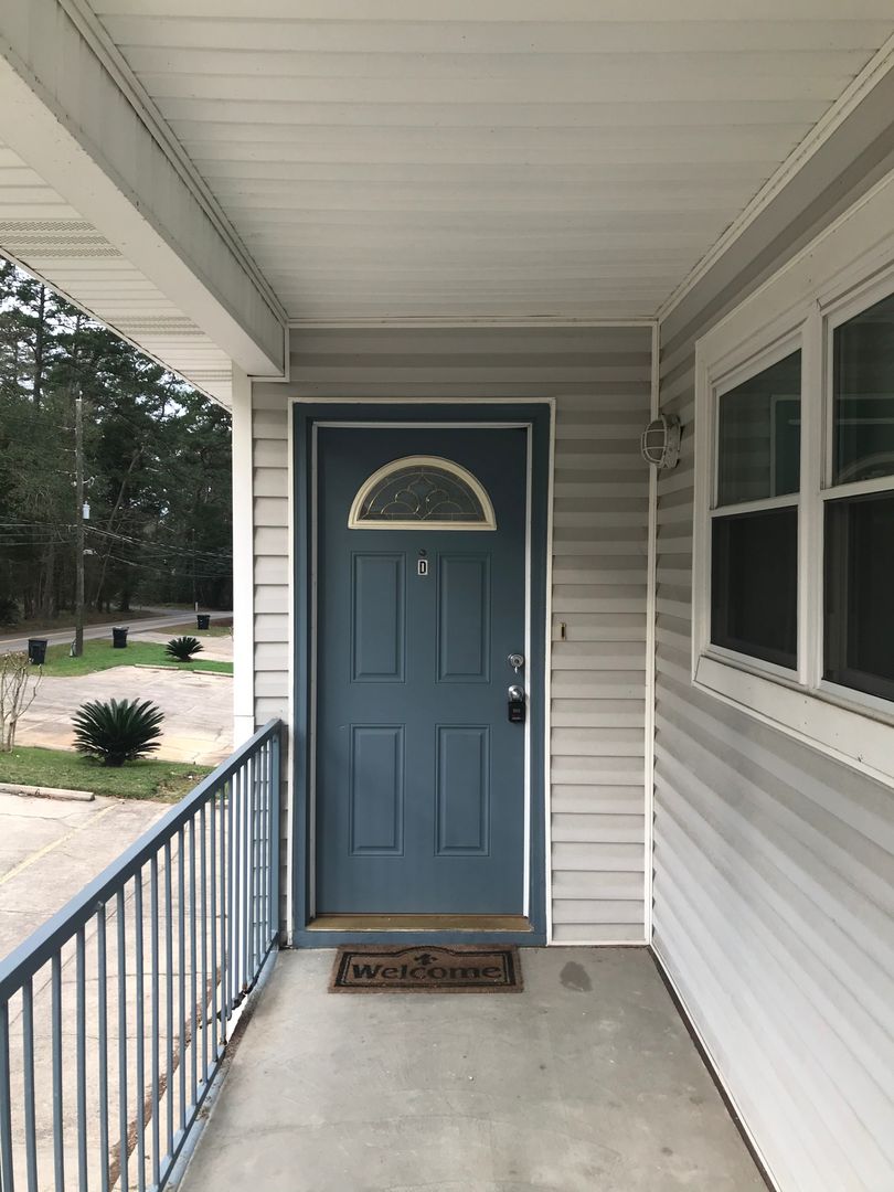 Tallahassee Apartment: Pullen Rd