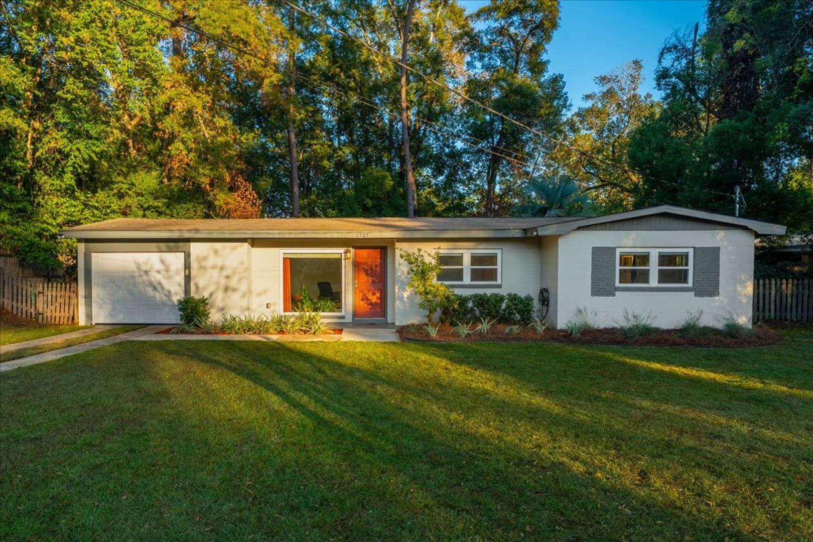 Tallahassee House: 1707 Hall Drive