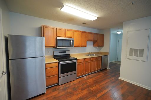 3 Bed / 3 Bath Condo in Gated Community! – photo 1