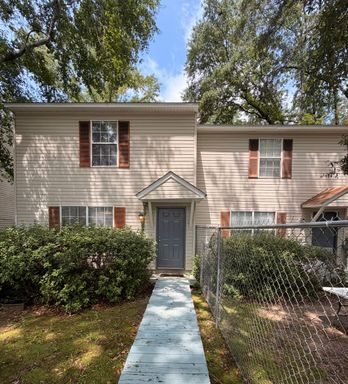 4 BR/ 3 BA Townhome located close to FSU and TSC! – photo 1