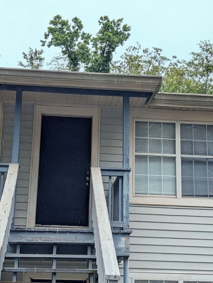 Tallahassee Apartment: 2555 Chateau Lane