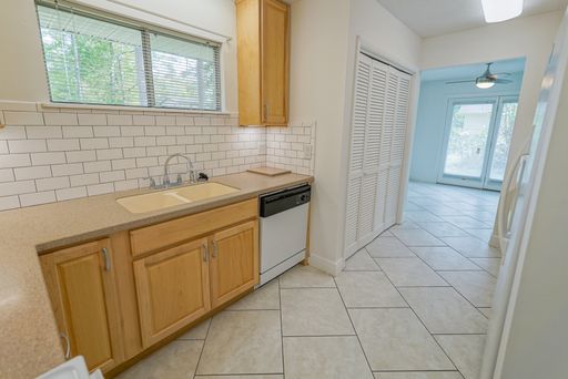 3/2 Duplex on Villas Ct S with Garage in Midtown – photo 1