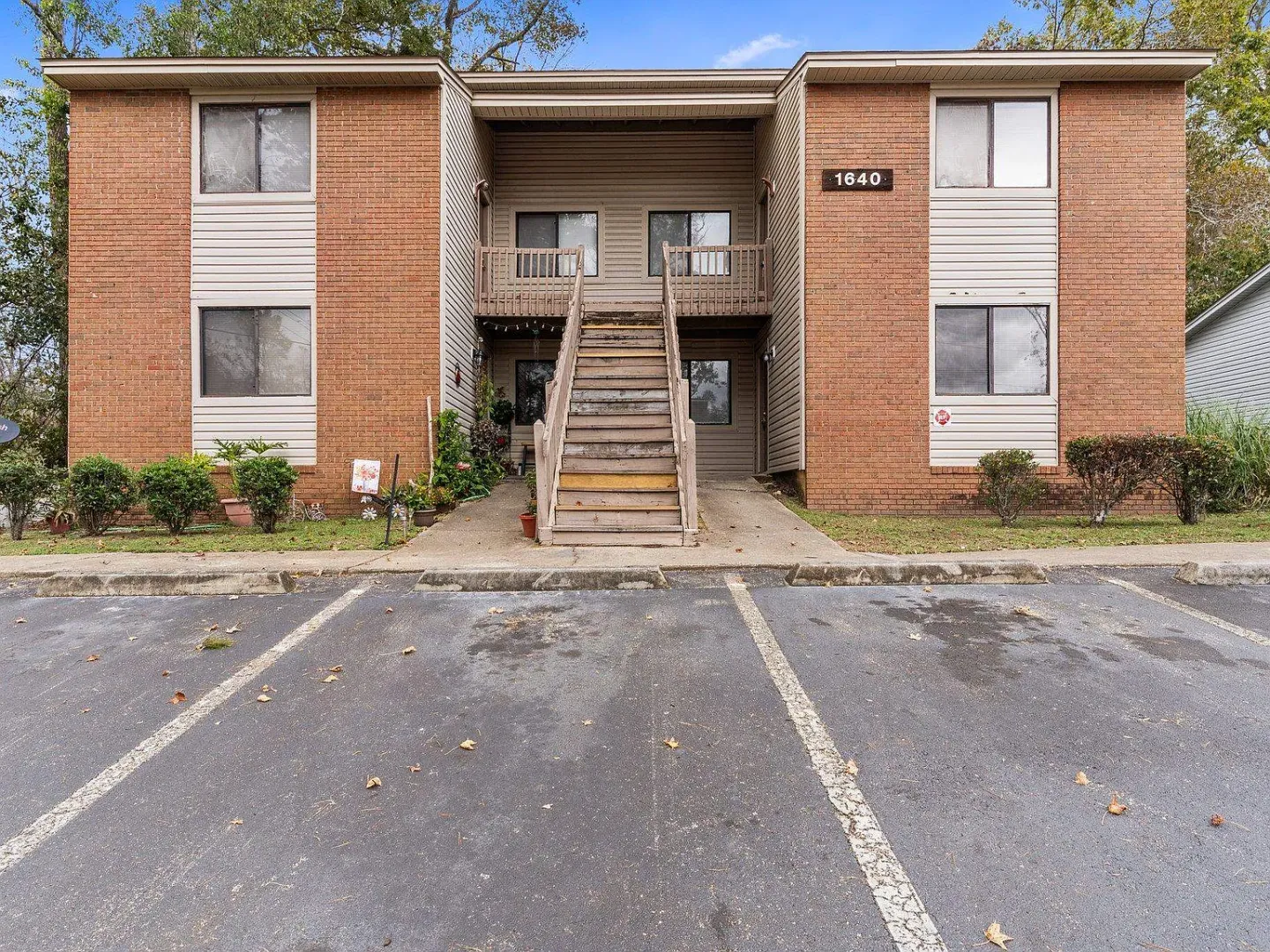 Tallahassee House: 1640 Willow Bend Way