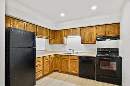 Newly Renovated 2 Bedroom 1 Bath – photo 1