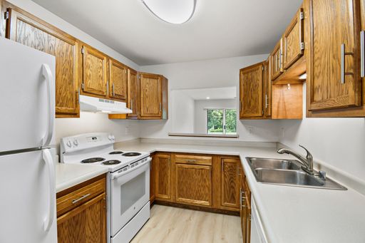 2 Bed/1 Bath, Private Entry and 1 Car Garage – photo 1