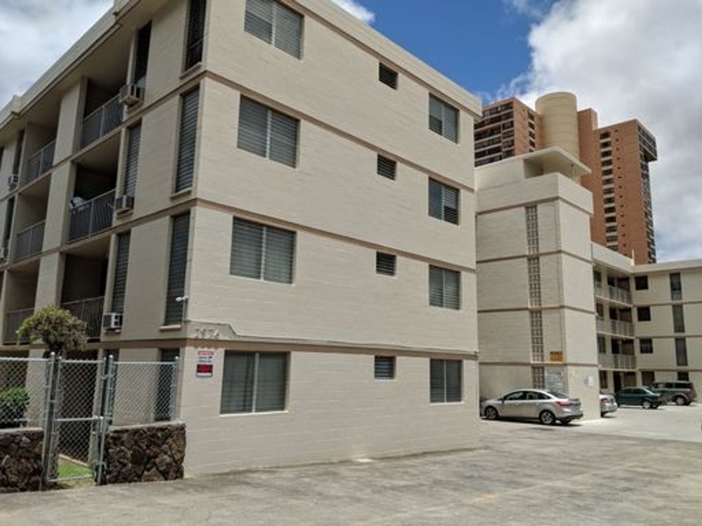 Honolulu Apartment: 2976 Ala Ilima Street