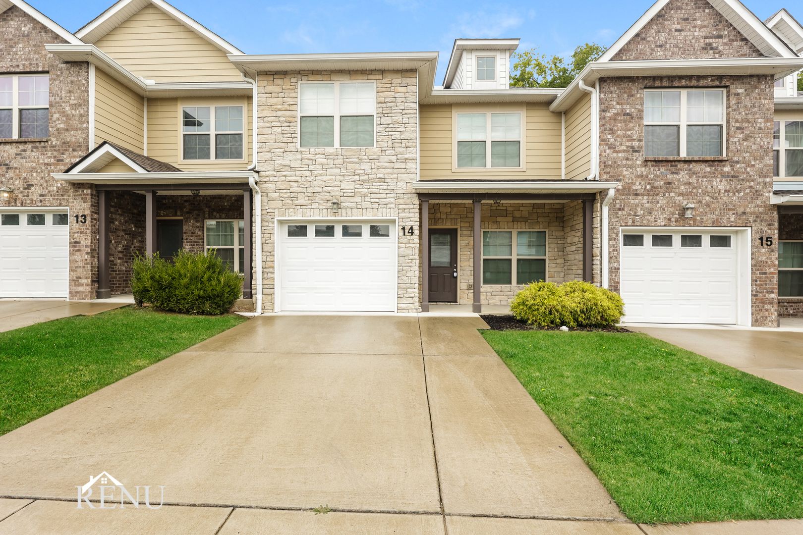 Nashville House: 3319 Old Hickory Blvd