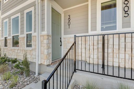 Coming Soon! Ask how to get 50% off rent for five months! – photo 1