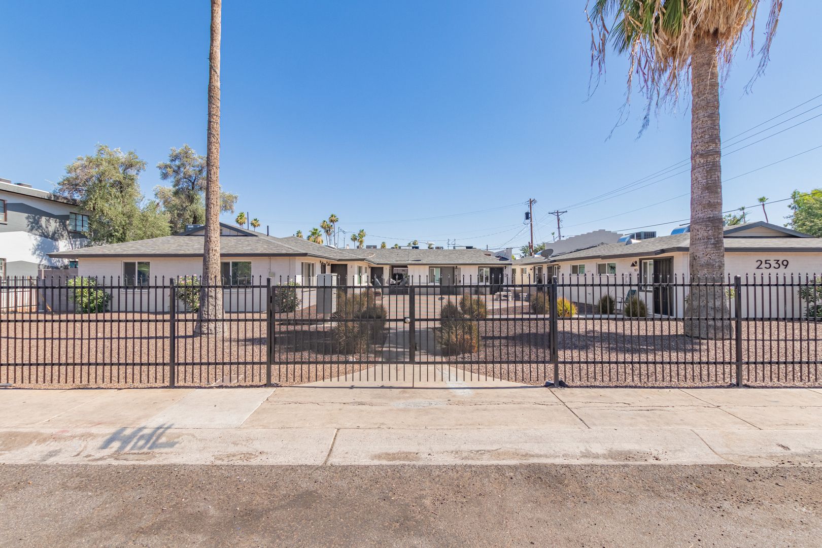 Phoenix Apartment: 2539 West Pierson Street