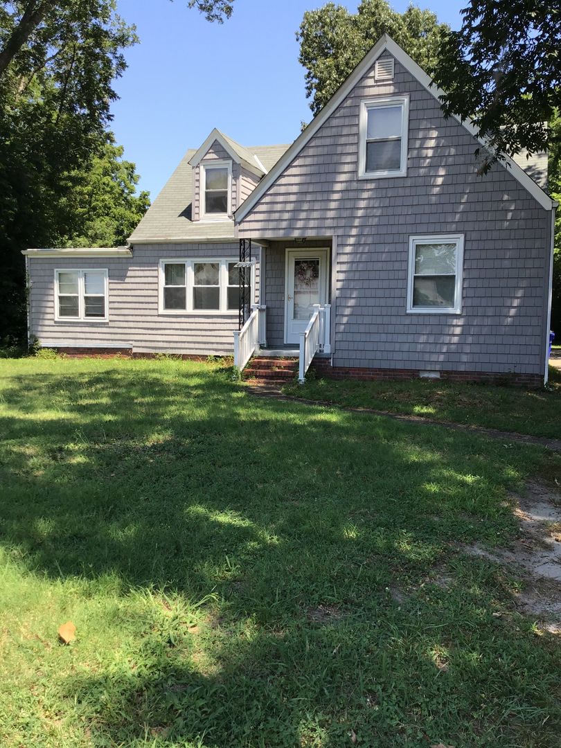 Norfolk Apartment: 1550 E. Bayview Blvd.