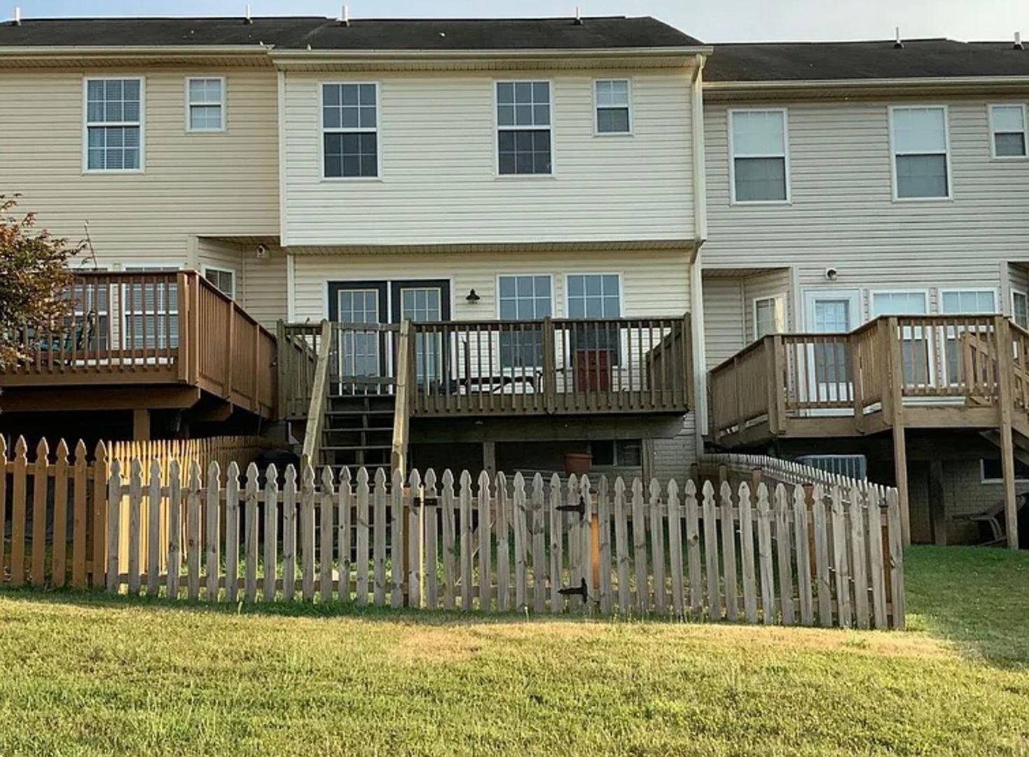 100 Quince Tree Drive 2 of 12
