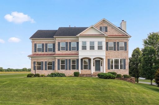 Stunning Upgraded Home for Rent – Spacious, Elegant, and Perfect for Entertaining!
