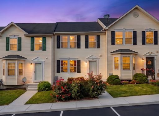 Townhouse in Convenient Location in Martinsburg – photo 1