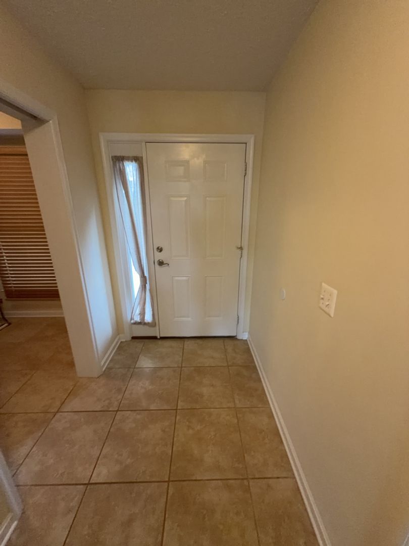 Winchester Apartment: 2270 Valor Dr