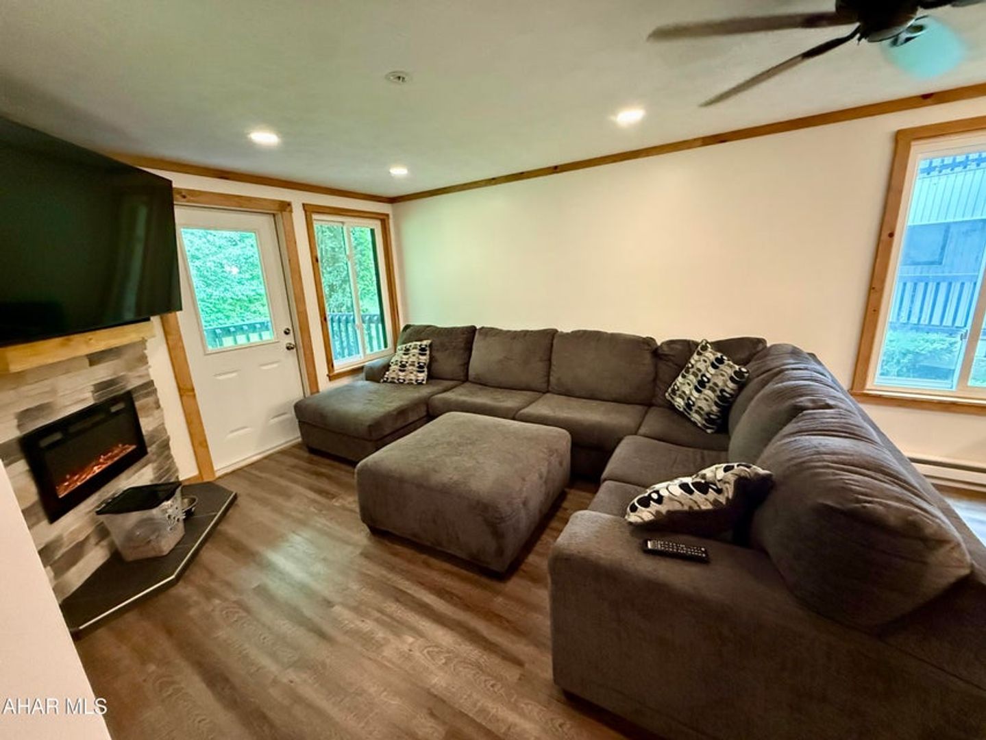 Claysburg House: 143 E. Valley Point Deer Run Lane Unit 1128