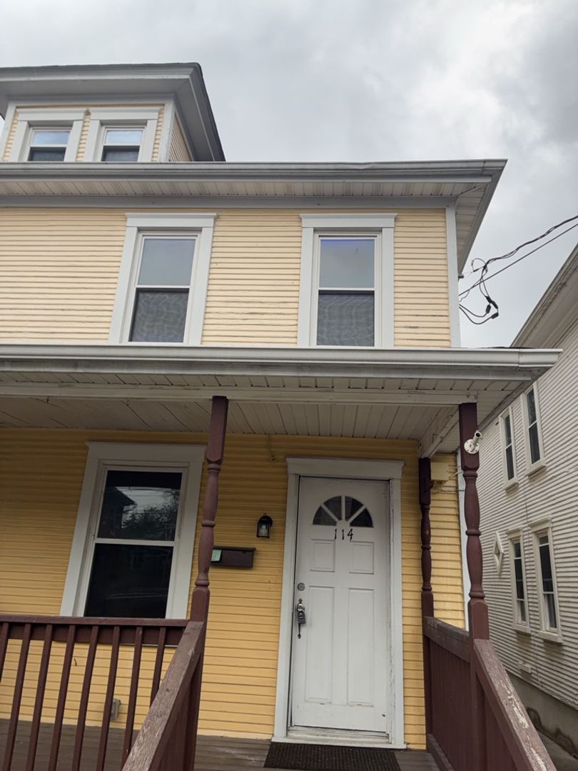 Martinsburg House: 114 S Kentucky Ave