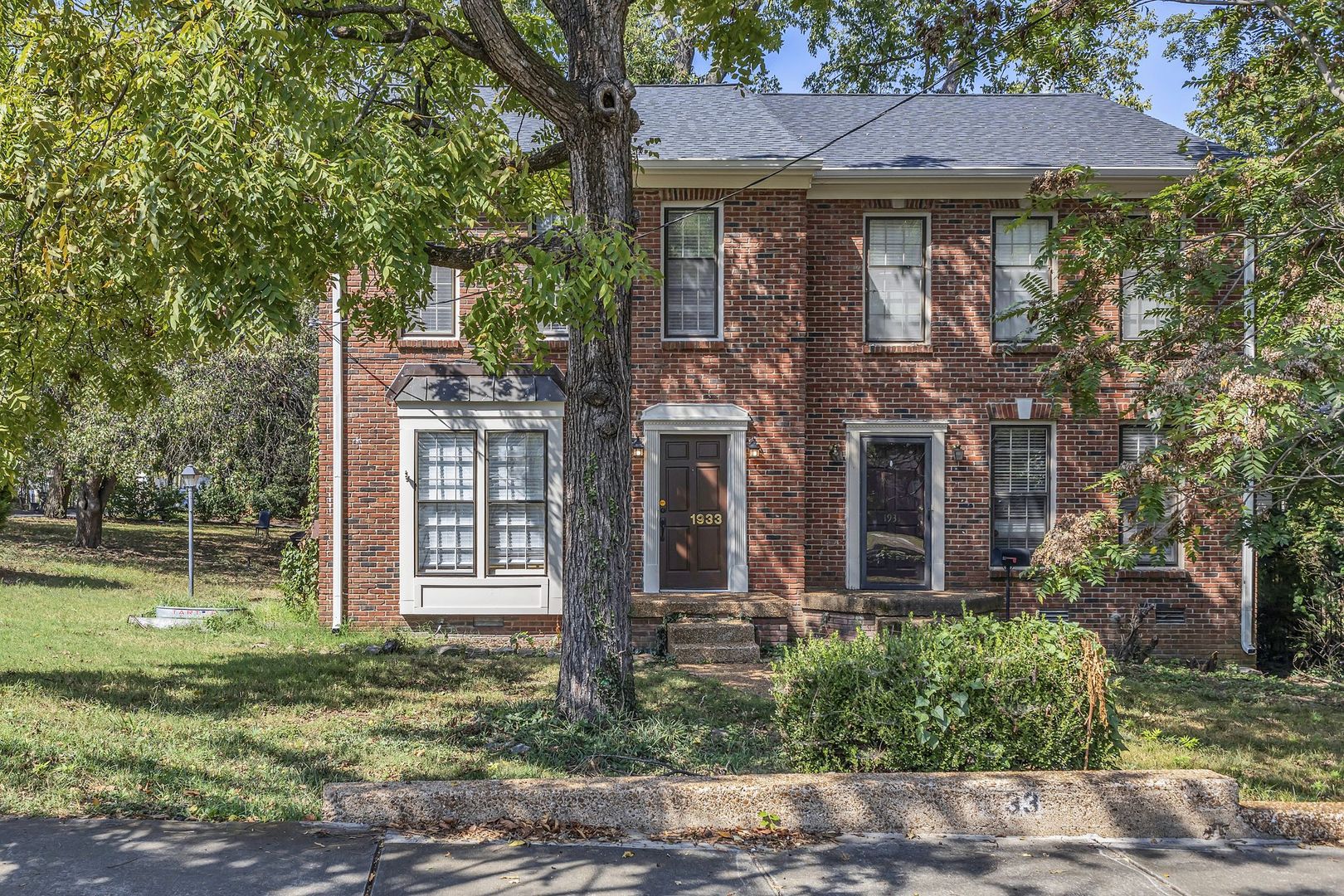 Nashville House: 1933 18th Ave S