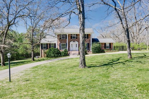 Stunning 4-bedroom, 3-bath home in desirable Hillwood! – photo 1