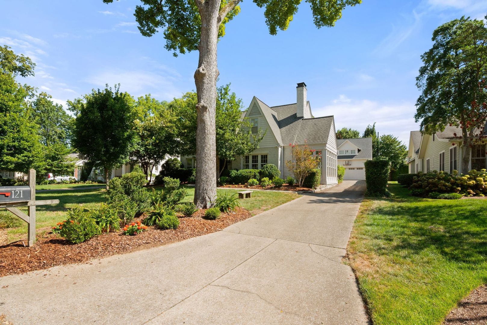 Nashville House: 121 Blackburn Ave