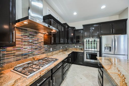 This Exquisite, 4 Bedroom Single Story Home Is Located In The Highly Desirable Red Rock Community. – photo 1