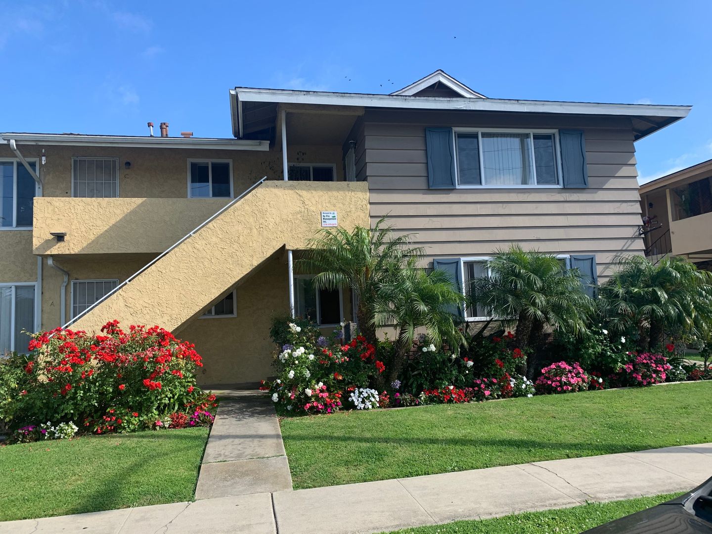 Torrance Apartment: 3676 Redondo Beach Blvd