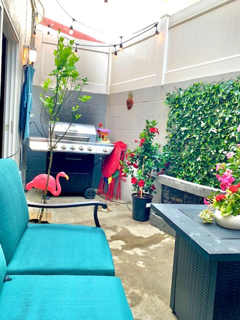 Redondo Beach Apartment: 708 S. Prospect Ave.