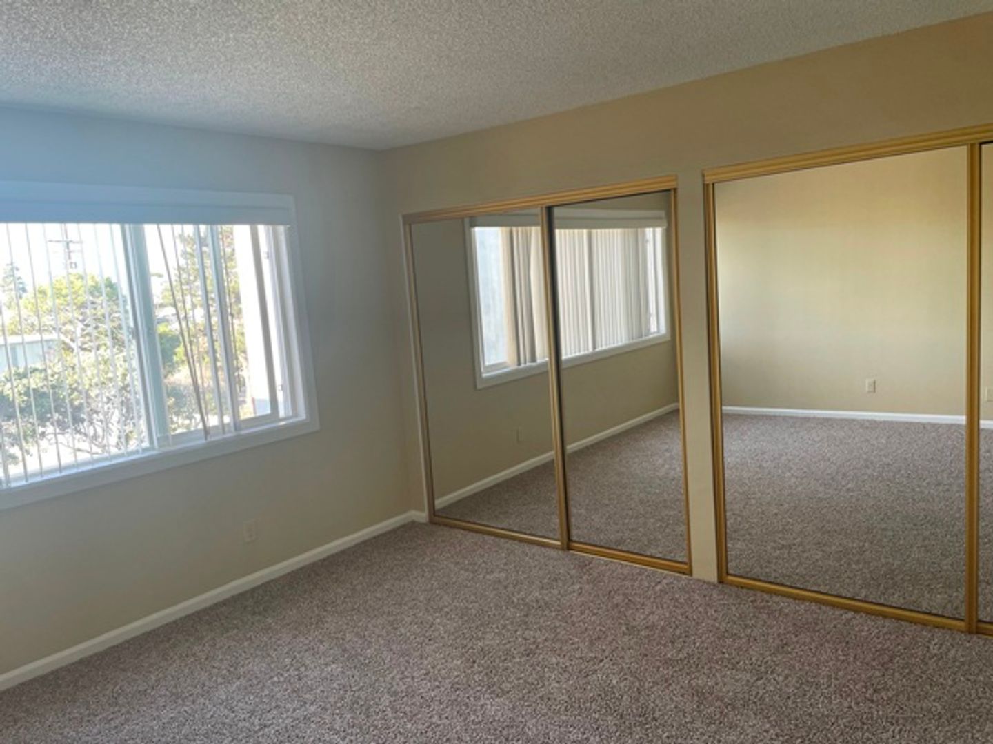 Redondo Beach Apartment: 708 S. Prospect Ave.