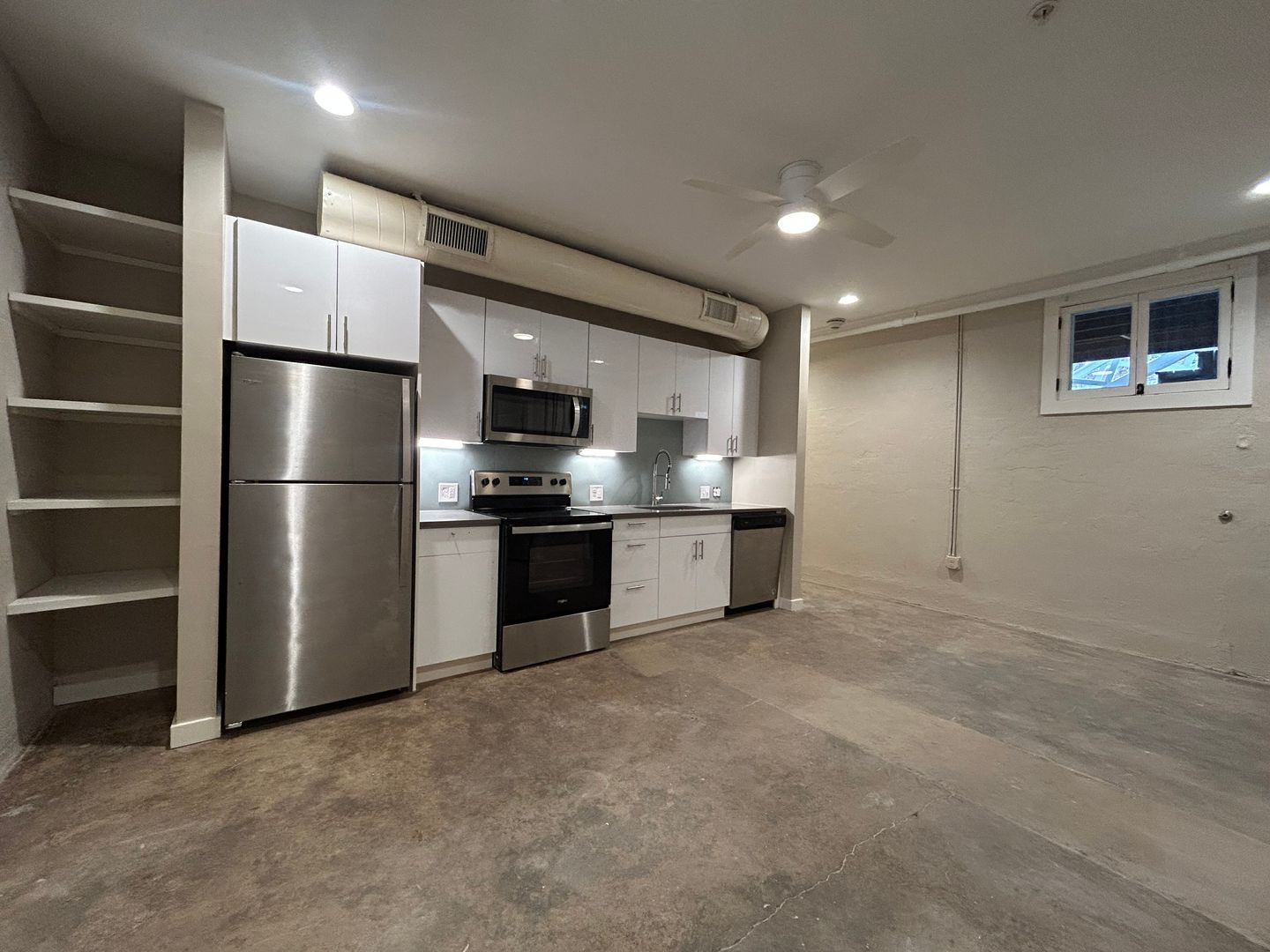 Memphis Apartment: 360 Metal Museum Drive