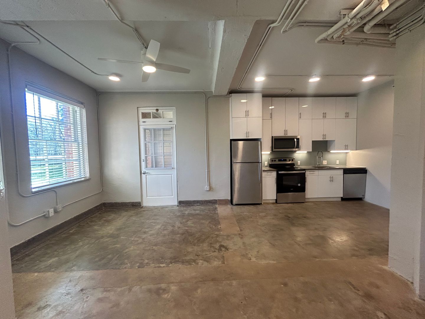 Memphis Apartment: 360 Metal Museum Drive